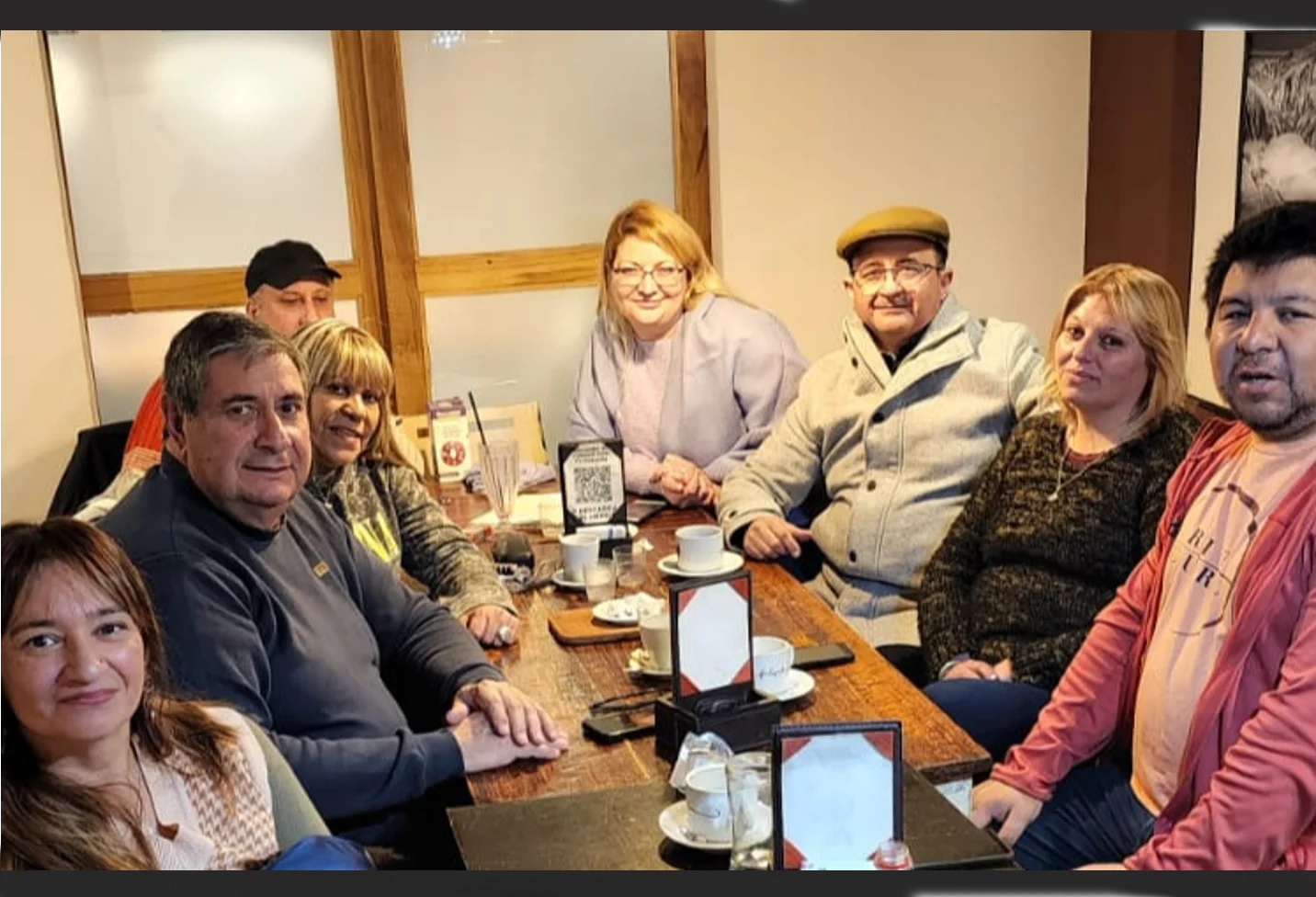 Mesa radical en Merlo