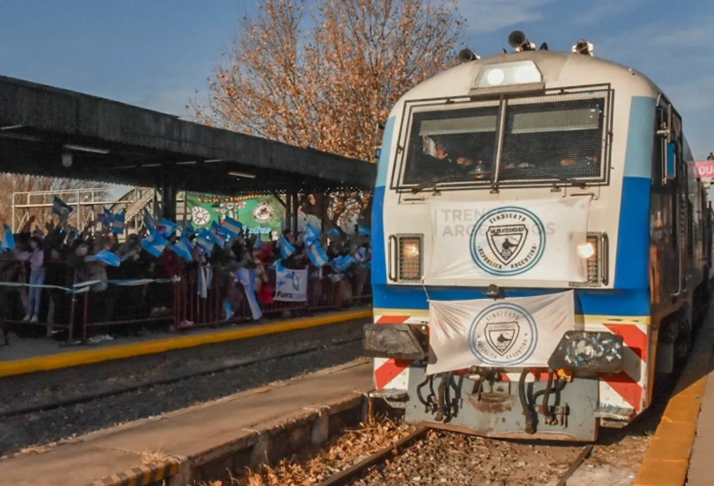 Rodríguez Saá y la vuelta del tren: «Gracias al gobierno nacional por todo lo que hicieron»