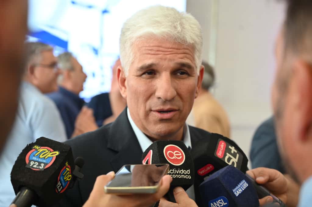 Poggi inicia una mesa estratégica para afinar las políticas públicas de cara al bienio 2026-2027