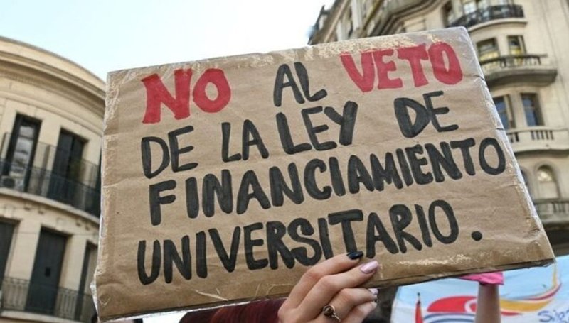 Un juez ordenó aplicar la ley de financiamiento universitario y dejó sin efecto un decreto del Gobierno